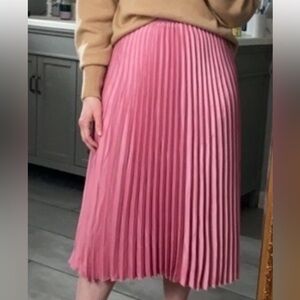 H&M High Waisted Elegant Pink Pleated Stretch Band Shiny Satin Like Skirt